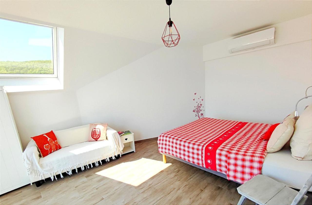 فيلا Janea Deep Red House Reichsfeld المظهر الخارجي الصورة